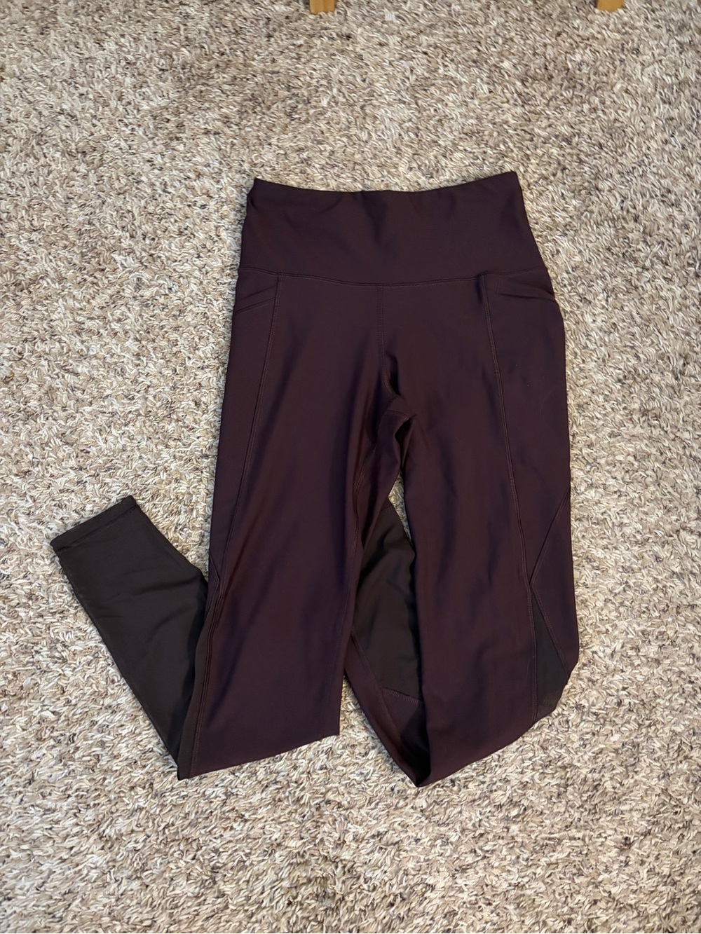 Old Navy Active High-Rise Maroon Leggings W/ Mesh Calf
